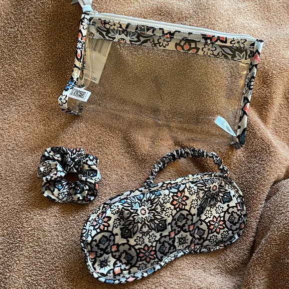 Vera Bradley Holiday Gift Set NWT. - Picture 5 of 9